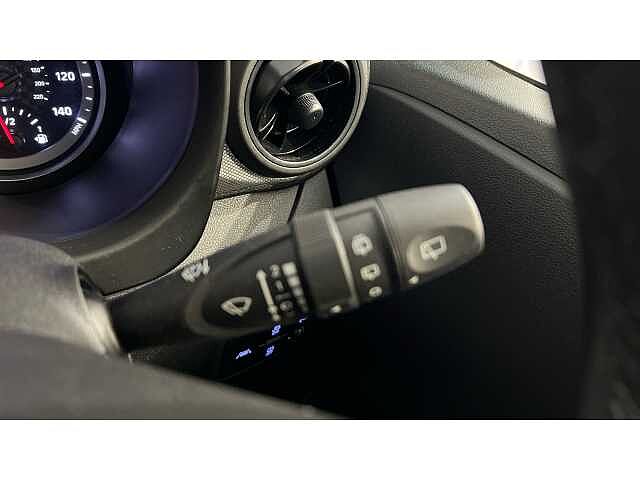 Hyundai I10 I10 1.0 MPi SE Connect 5dr Red