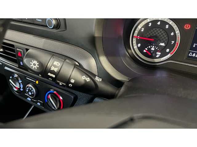 Hyundai I10 I10 1.0 MPi SE Connect 5dr Red