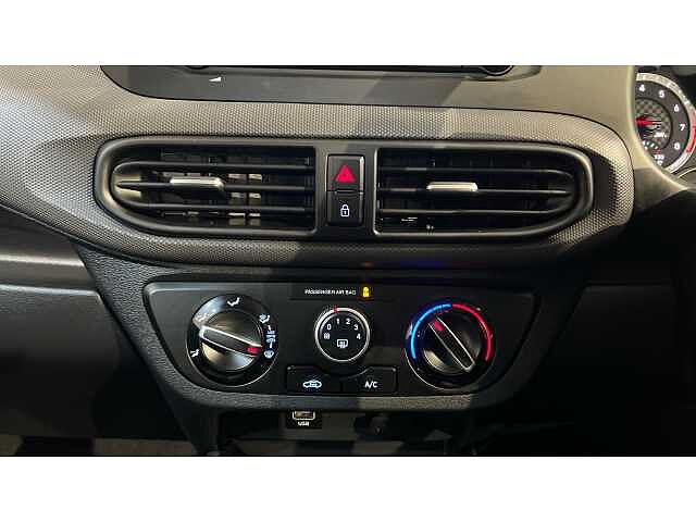 Hyundai I10 I10 1.0 MPi SE Connect 5dr Red