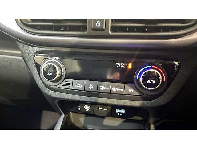 Hyundai i10 I10 1.2 [79] Premium 5dr Auto [Nav]