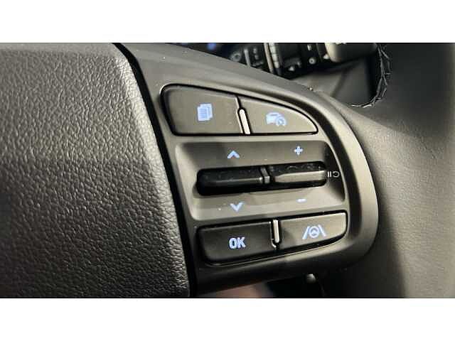 Hyundai i10 i10 5Dr HAT 1.0 MPi 63ps Advance NAV AU