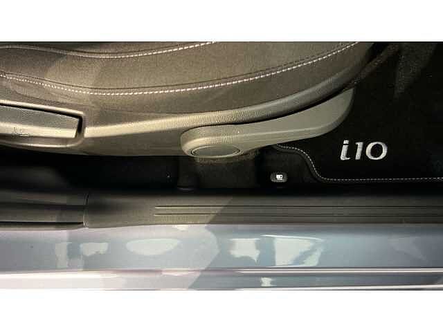 Hyundai i10 i10 5Dr HAT 1.2 MPi 79ps Premium NAV AU