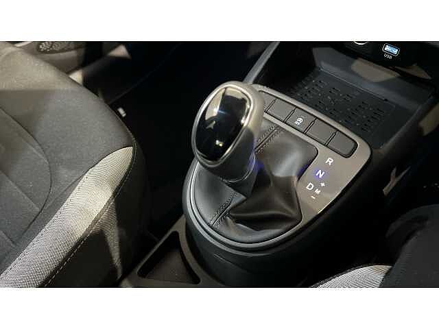 Hyundai I10 i10 5Dr HAT 1.0 MPi 63ps Advance NAV AU Dragon Red