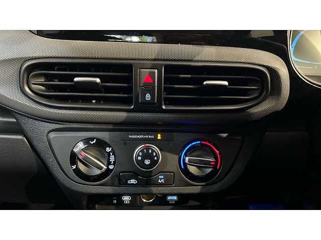 Hyundai I10 i10 5Dr HAT 1.0 MPi 63ps Advance NAV AU Dragon Red