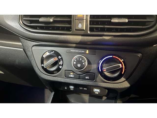 Hyundai I10 i10 5Dr HAT 1.0 MPi 63ps Advance NAV AU Phantom Black