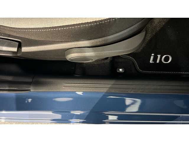 Hyundai I10 i10 5Dr HAT 1.0 MPi 63ps Advance NAV AU Vibrant Blue