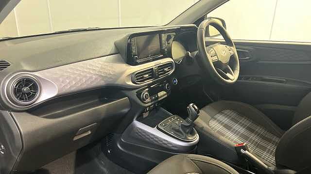Hyundai i10 i10 5Dr HAT 1.2 MPi 79ps Premium NAV AU