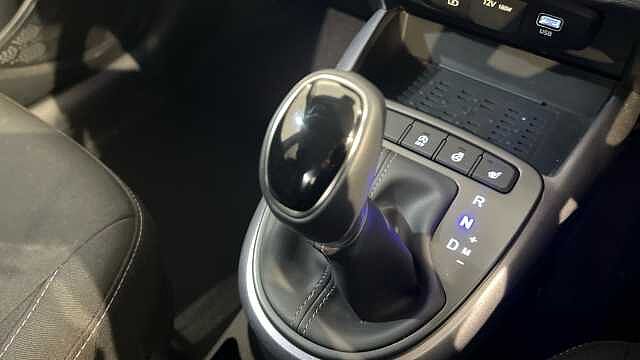 Hyundai i10 i10 5Dr HAT 1.2 MPi 79ps Premium NAV AU
