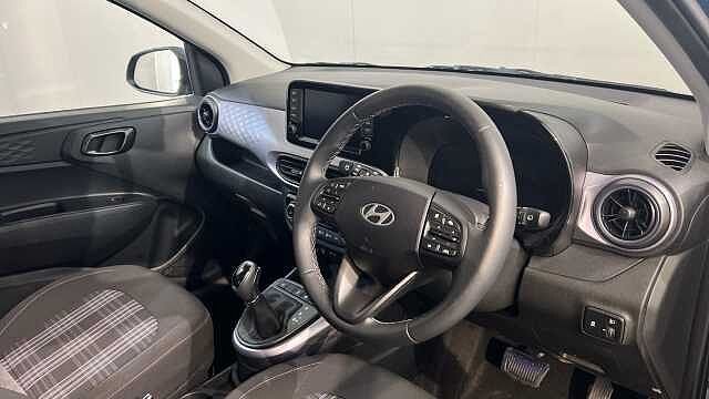 Hyundai i10 i10 5Dr HAT 1.2 MPi 79ps Premium NAV AU